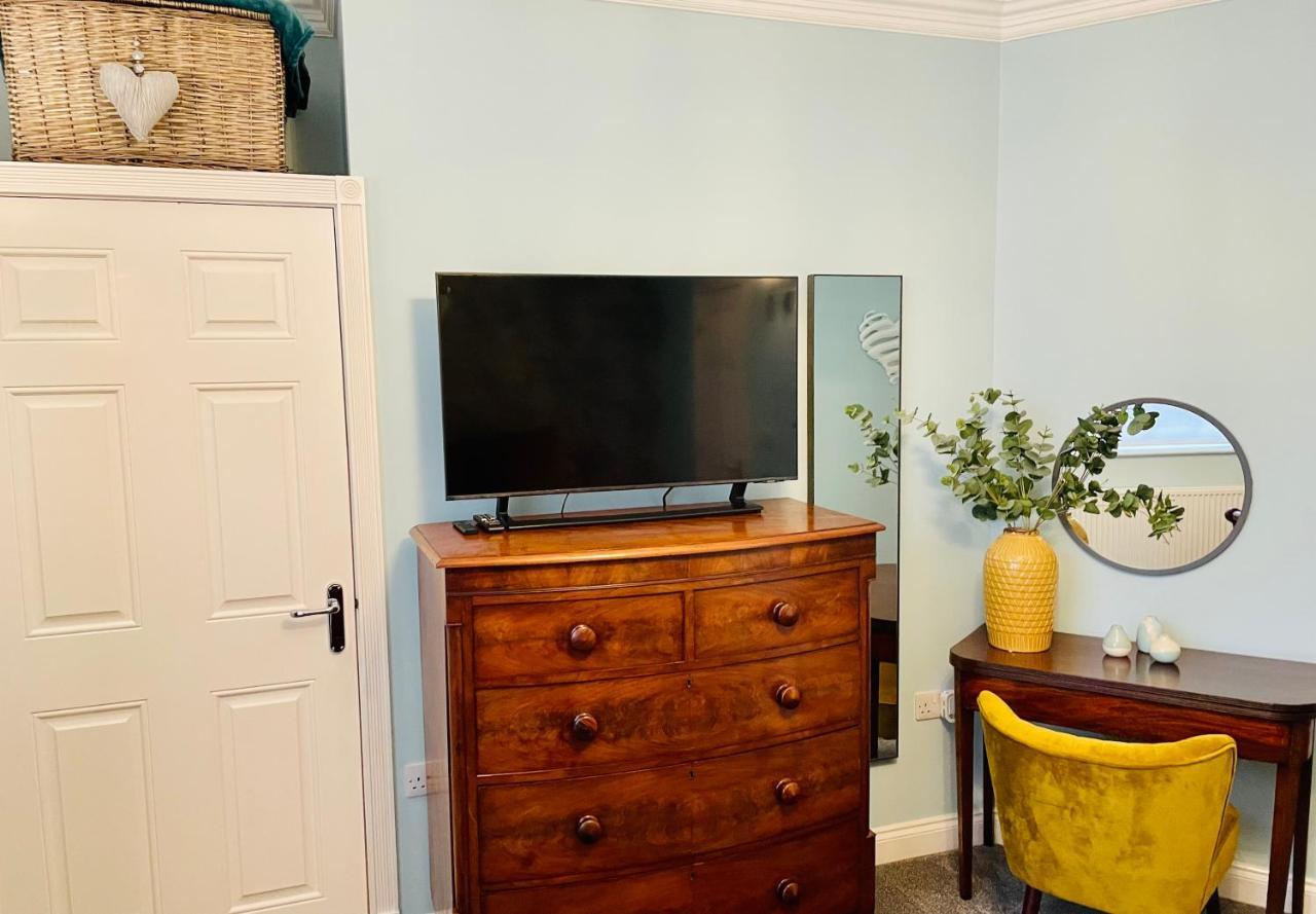 Stunning 2-bed-2bath Apt In With Parking Apartment