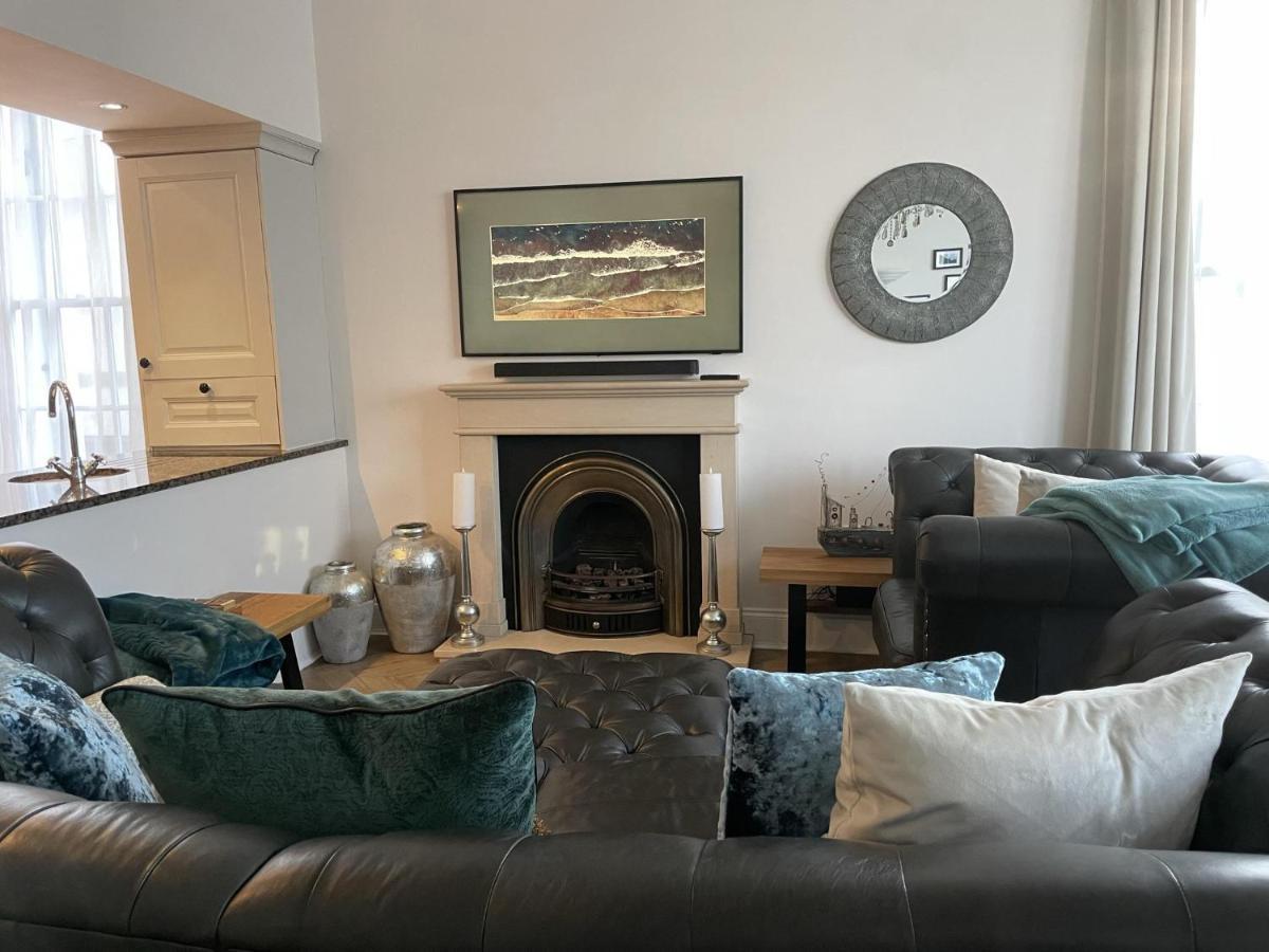 Stunning 2-bed-2bath Apt In With Parking Apartment *